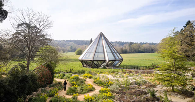 Greenhouse 'transforms' from gem to crown