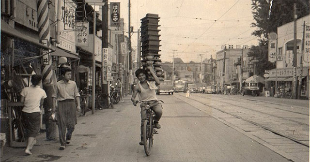 How artistic was the Japanese who used to deliver food by bicycle?