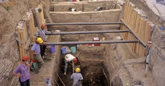 How did the world's first great settlements mysteriously collapse?