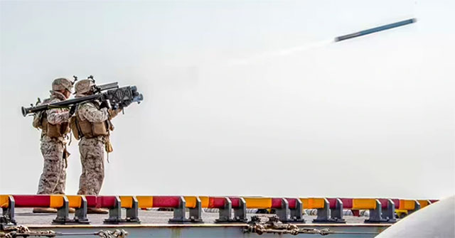 How does the Stinger missile work?