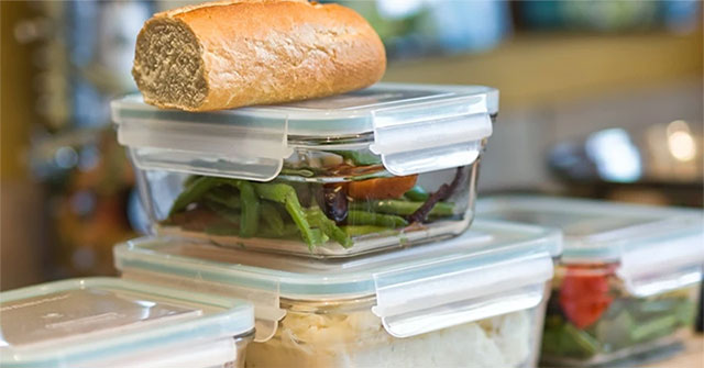 How long can leftovers from Tet be stored in the refrigerator?