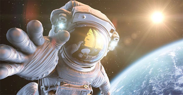 How to get back to the spacecraft if the astronauts leave the cabin to work and accidentally drift away?