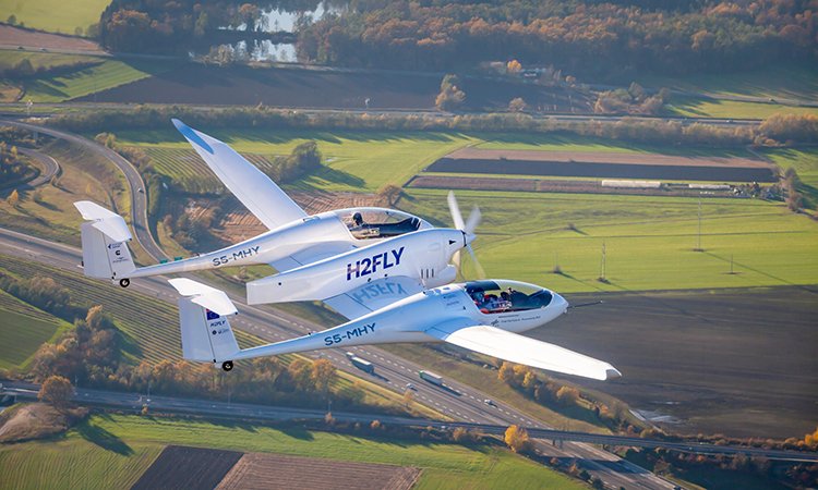 Hydrogen plane sets world record, can fly higher than 2,000 m