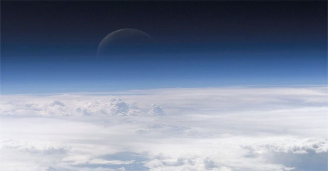 If you told me that the Earth's atmosphere covers the entire Moon, would you believe it? It's true!