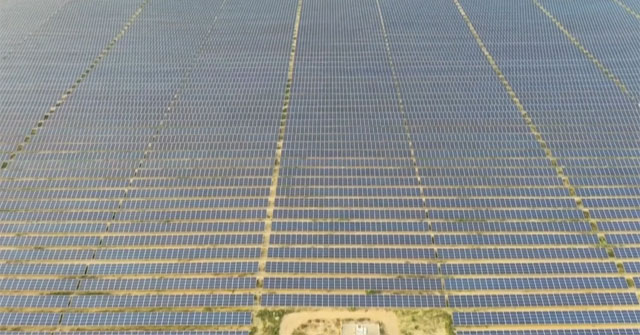 India turns the desert into a solar 'oasis'