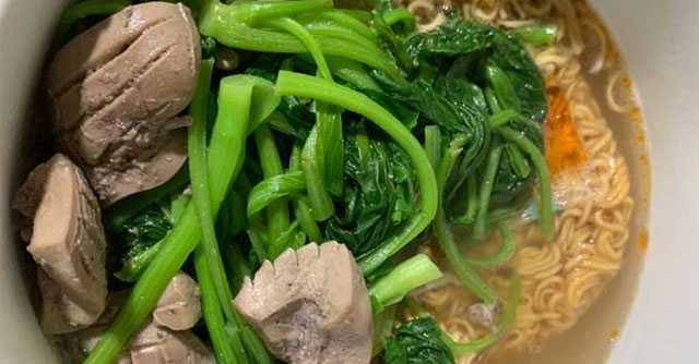 Is eating instant noodles in the morning harmful?