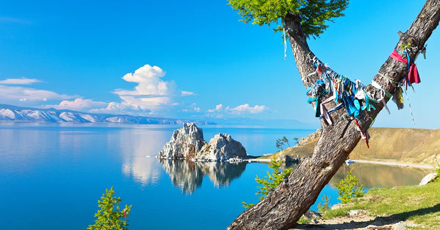 Is the bottomless lake real?