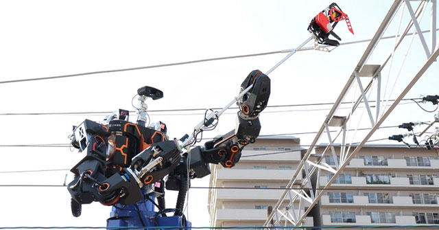 Japan makes giant construction robots controlled by virtual reality, cool like the Jaegers in Pacific Rim
