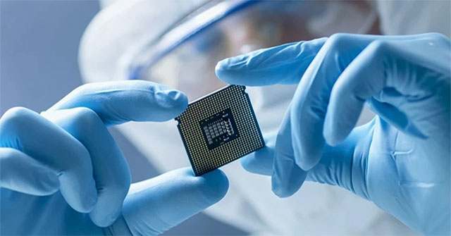 'Laying' diamonds onto semiconductor chips to increase durability
