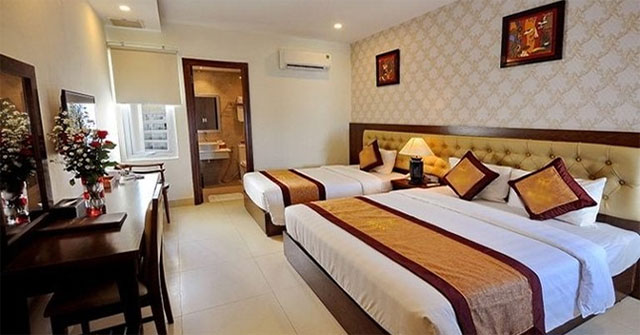Little-known facts about the dark towel draped across hotel beds