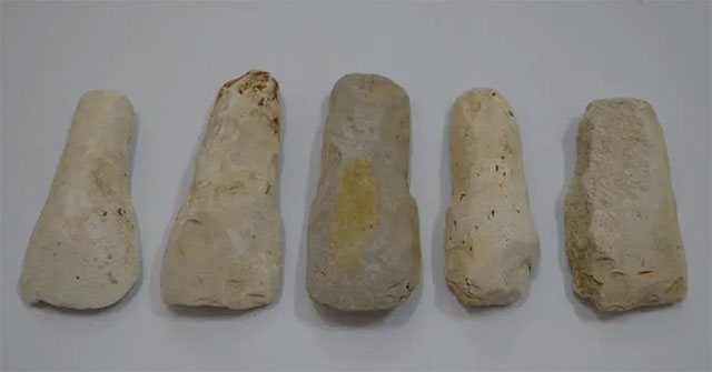Many prehistoric relics were discovered at Hoang An Lake