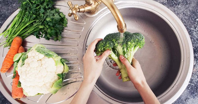 Mistakes when soaking vegetables in salt water