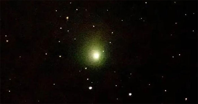 Mysterious comet flies close to the Sun without melting, leaving scientists puzzled