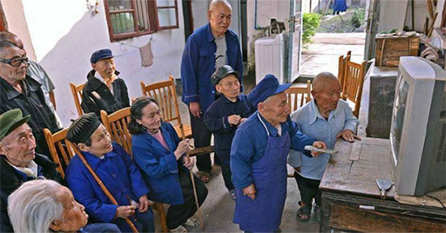 Mysterious Dwarf Village in China: A fairy tale world hidden in real-life forests and mountains!