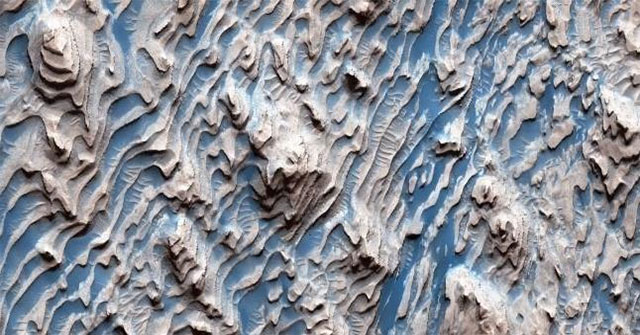 NASA captures strange place on Mars: Is this a habitable zone?