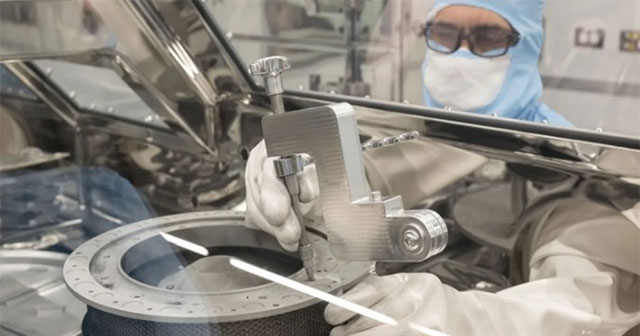 NASA opens the lid of the asteroid sample box that was stuck for months
