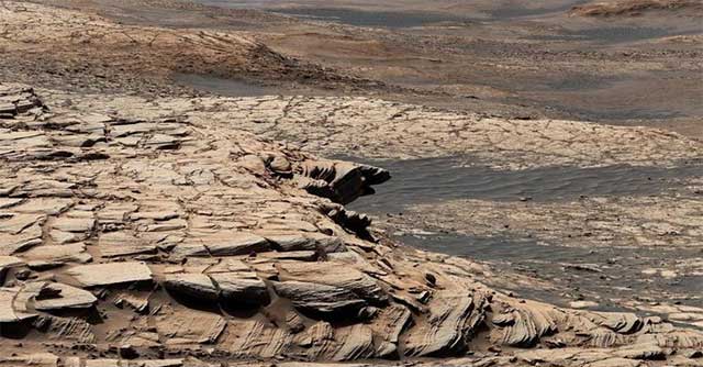 NASA robot captures 'living ocean' on Mars