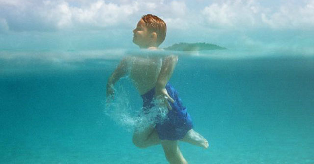 Overturning the drowning person - the wrong first aid method