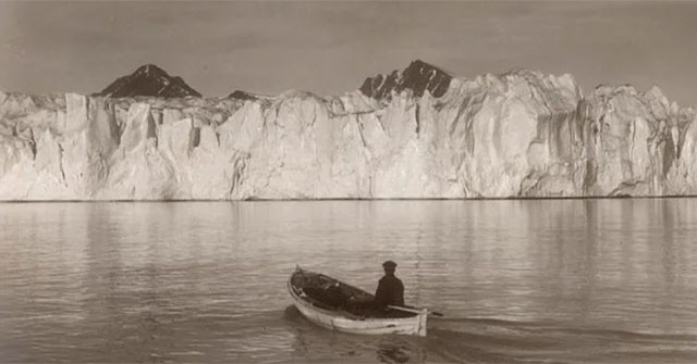 Photographer recreates photo more than 100 years old to warn about melting ice