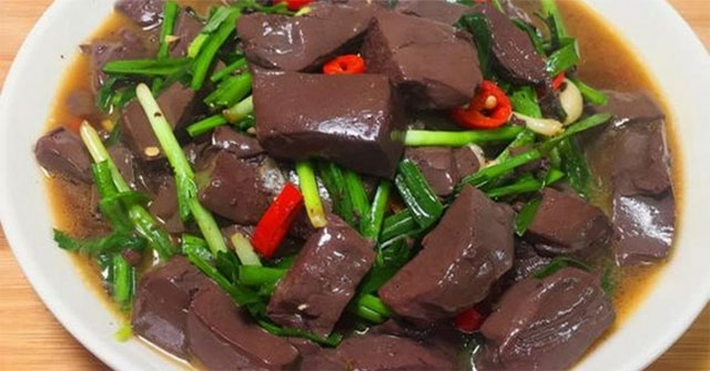 Pig's blood helps to stay young, lose weight, and prevent cancer, but is 'a big no-no' for the following people