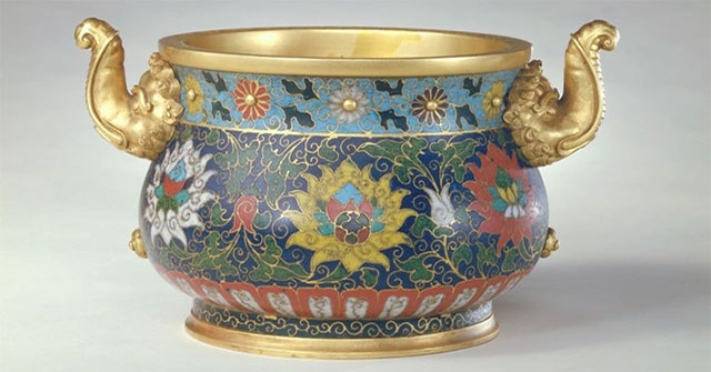 Priceless treasures bearing the mark of dynasties in China