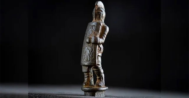 Rare gladiator knife handle found on Hadrian's Wall