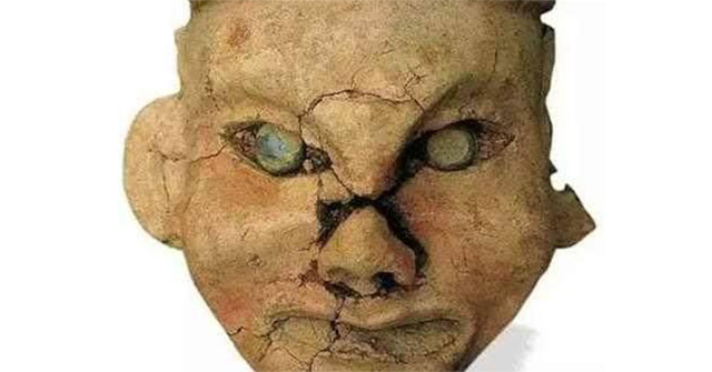 'Resolving sadness' in ancient tomb, expert gets chills when seeing face under the ground