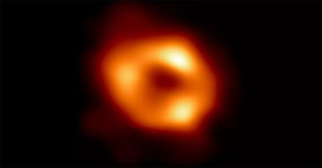 Scientists plan to film super black holes