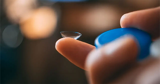 'Smart' contact lenses help diagnose cancer from tears?