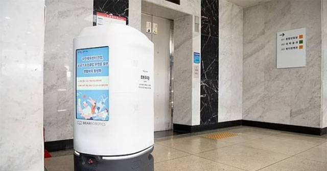 South Korean public service robot plunges down stairs 'commits suicide'