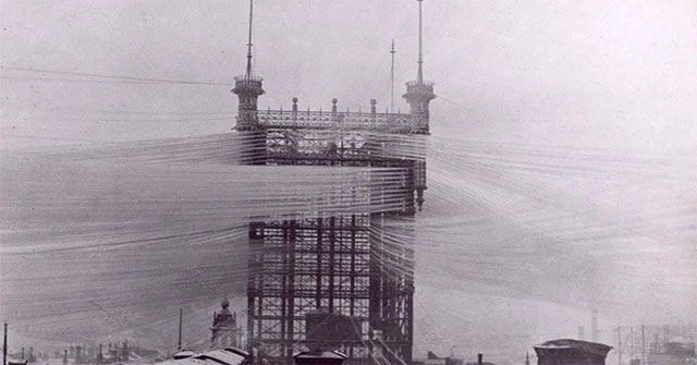 Stockholm telephone tower: 'Heaven la earth hammock' in the heart of Stockholm, Sweden