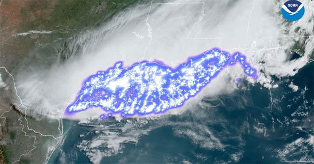 'Super lightning' nearly 770km long recognized world record