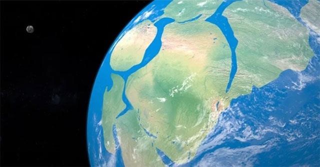 Supercontinent causes Earth's mantle to split in two