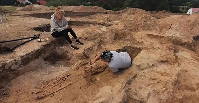 The ancient female vampire's grave is still 'sealed'