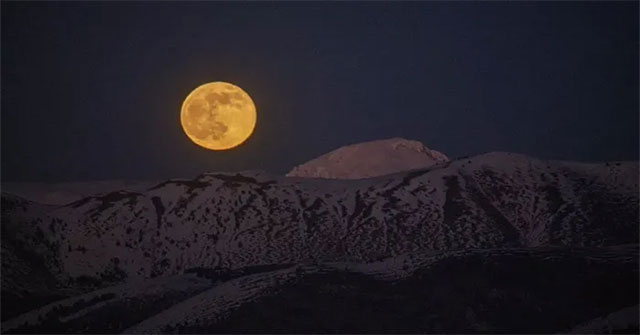 The first moon of 2022 is the 'wolf moon'