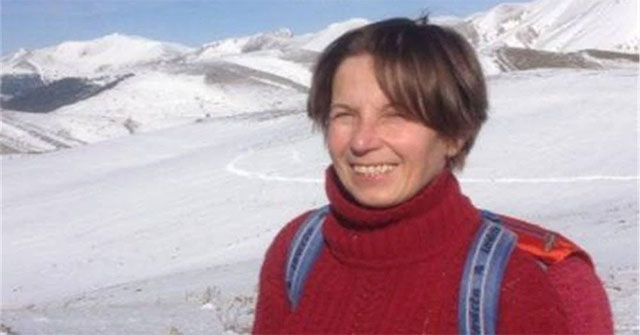 The girl who lived in a cave for 130 days to prove time does not exist, the results shocked scientists!