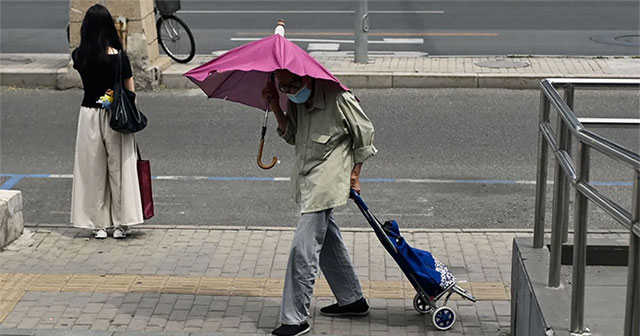 The heat is increasing, millions of elderly people face danger
