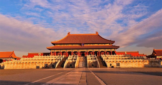 The king's murder made the center of the Forbidden City clear of trees