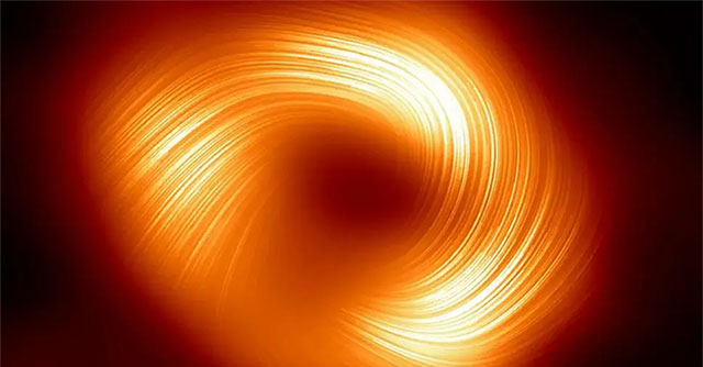 The Milky Way's monster black hole is alive, spewing 'death rays'