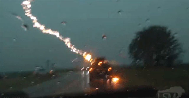 The rainy season is coming, how to stay safe when driving in the rain?
