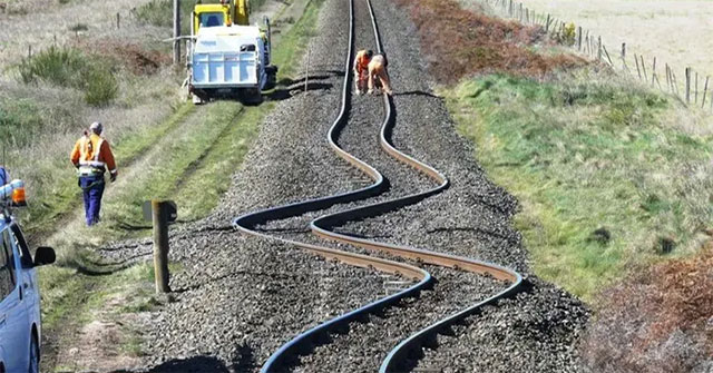 The reason the runway melts, the track deforms in the UK