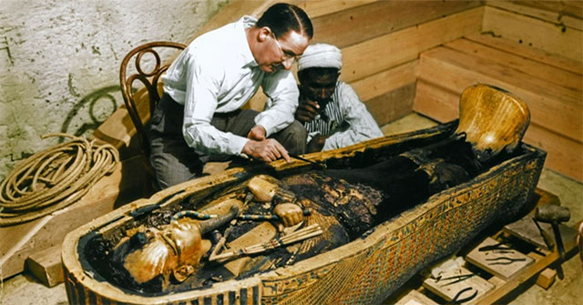 The scholar who discovered the tomb of Tutankhamun was the thief of the antiquities