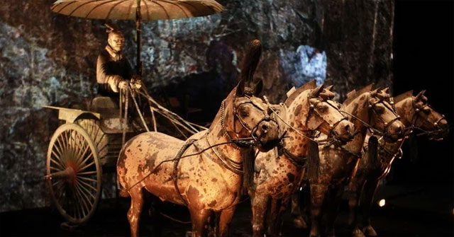 The two largest bronze chariots in the tomb of Qin Shi Huang come to life incredibly