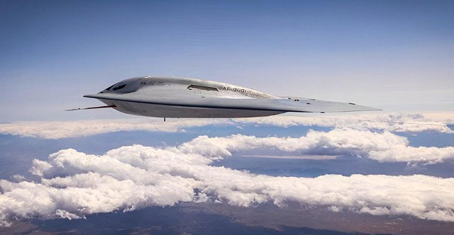 The US Air Force releases the first official photos of the 'stealth super plane' B-21!