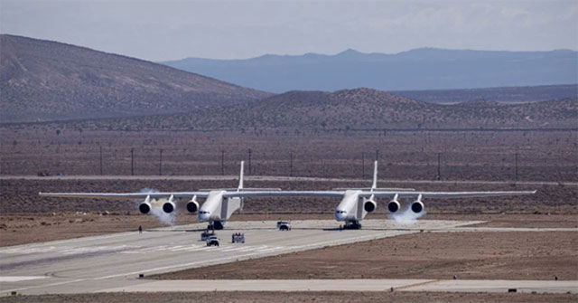 The world's largest aircraft test flight high 4,500m