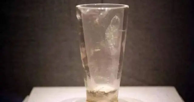 'Time-traveling' cup found in 2,000-year-old tomb