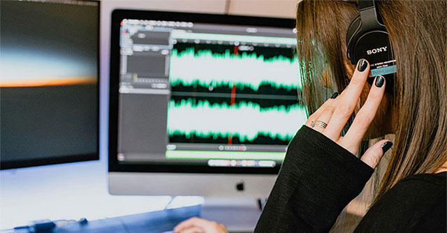Top 10 signs that your phone is being tracked