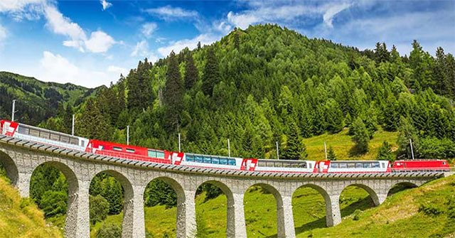 Unique slowest express train in the world: Speed ​​is slower than car but you have to queue for 6 months to buy a ticket!
