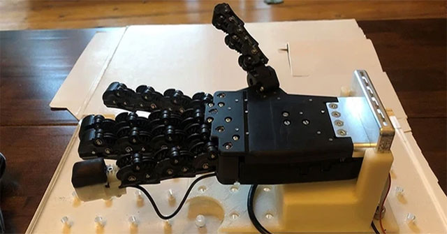 Using 3D printers, scientists create angelic robotic fingers