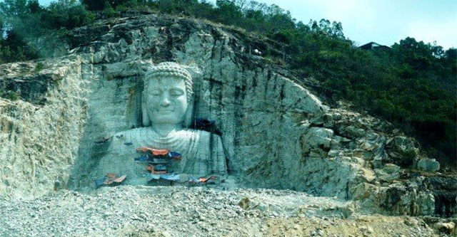 Vietnam's cliff-side Buddha statue: Why surpass Leshan Giant Buddha to break the world record?